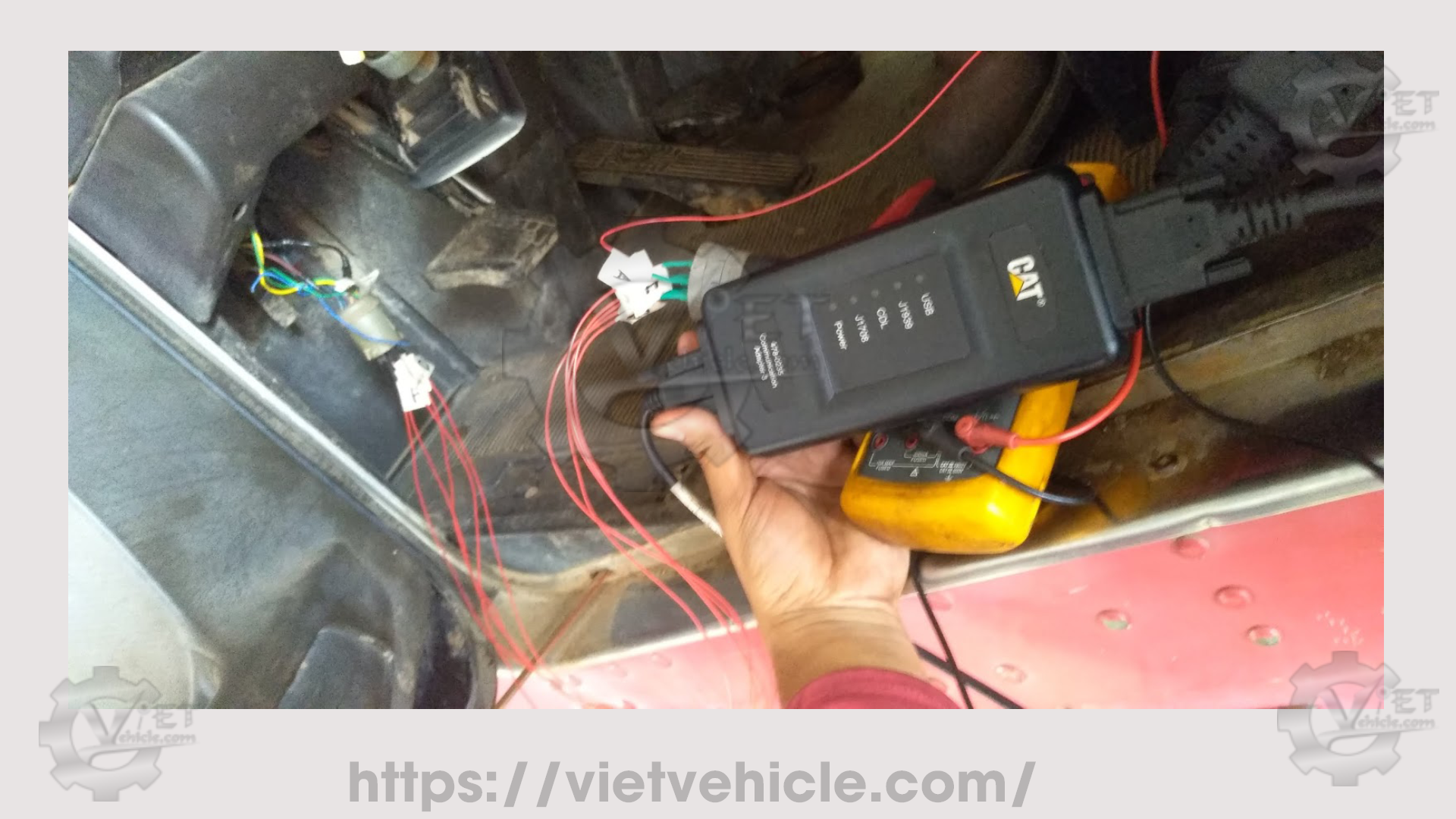 Diagnostic connector on Diesel engine 6